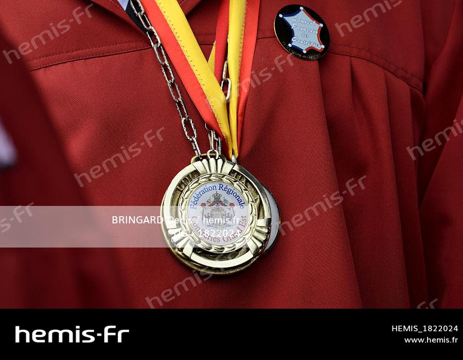 Hemis : France vosges epinal federation regionale confreries confrerie  grand costume medaille