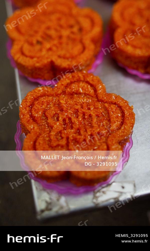 Hemis Vietnam Hanoi Gateau Riz Gluant Colore