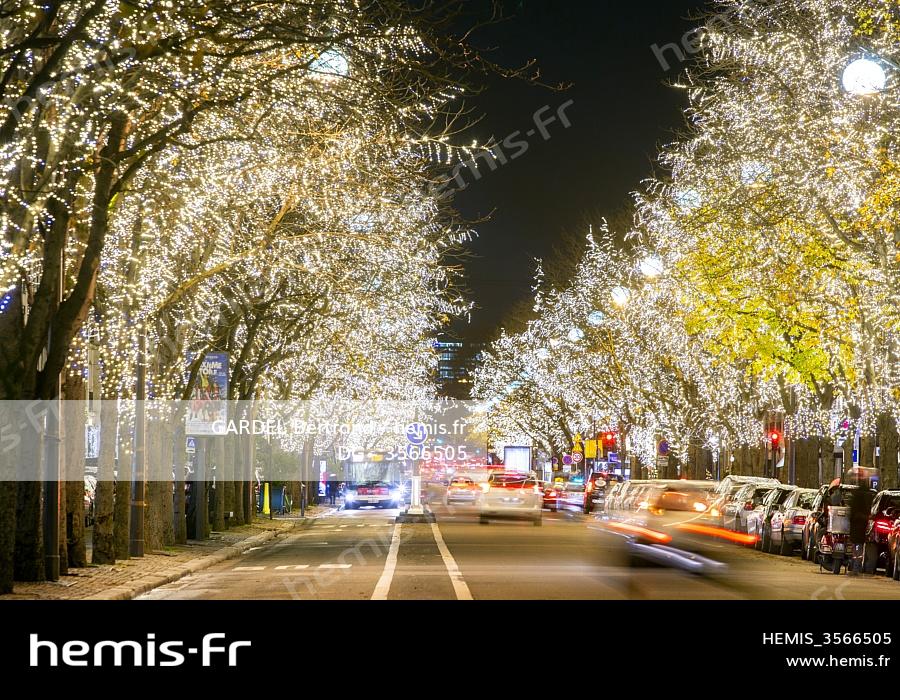 Hemis France paris avenue montaigne noel