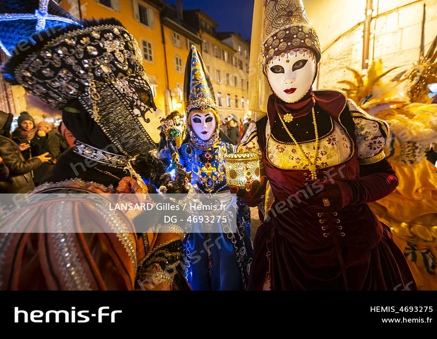 Annecy : tout savoir sur les costumes du Carnaval Vénitien